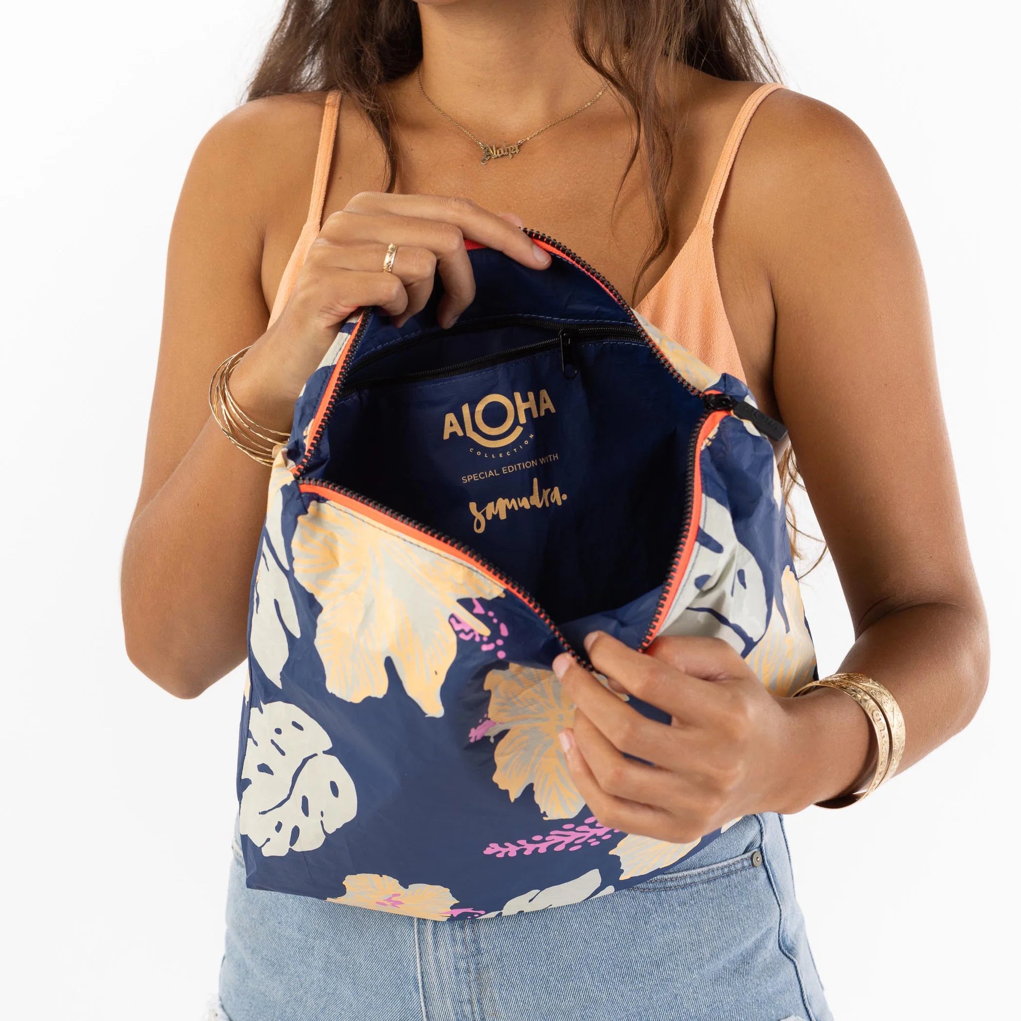 ALOHA Bag Max Pouch - Neon Moon on Navy