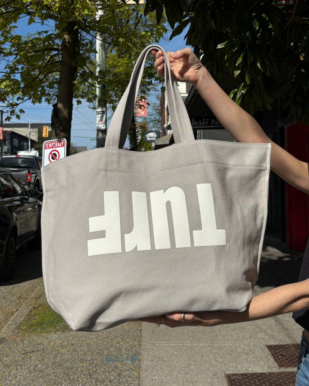 TURF ACTIVE Everyday Tote (Dove + White)
