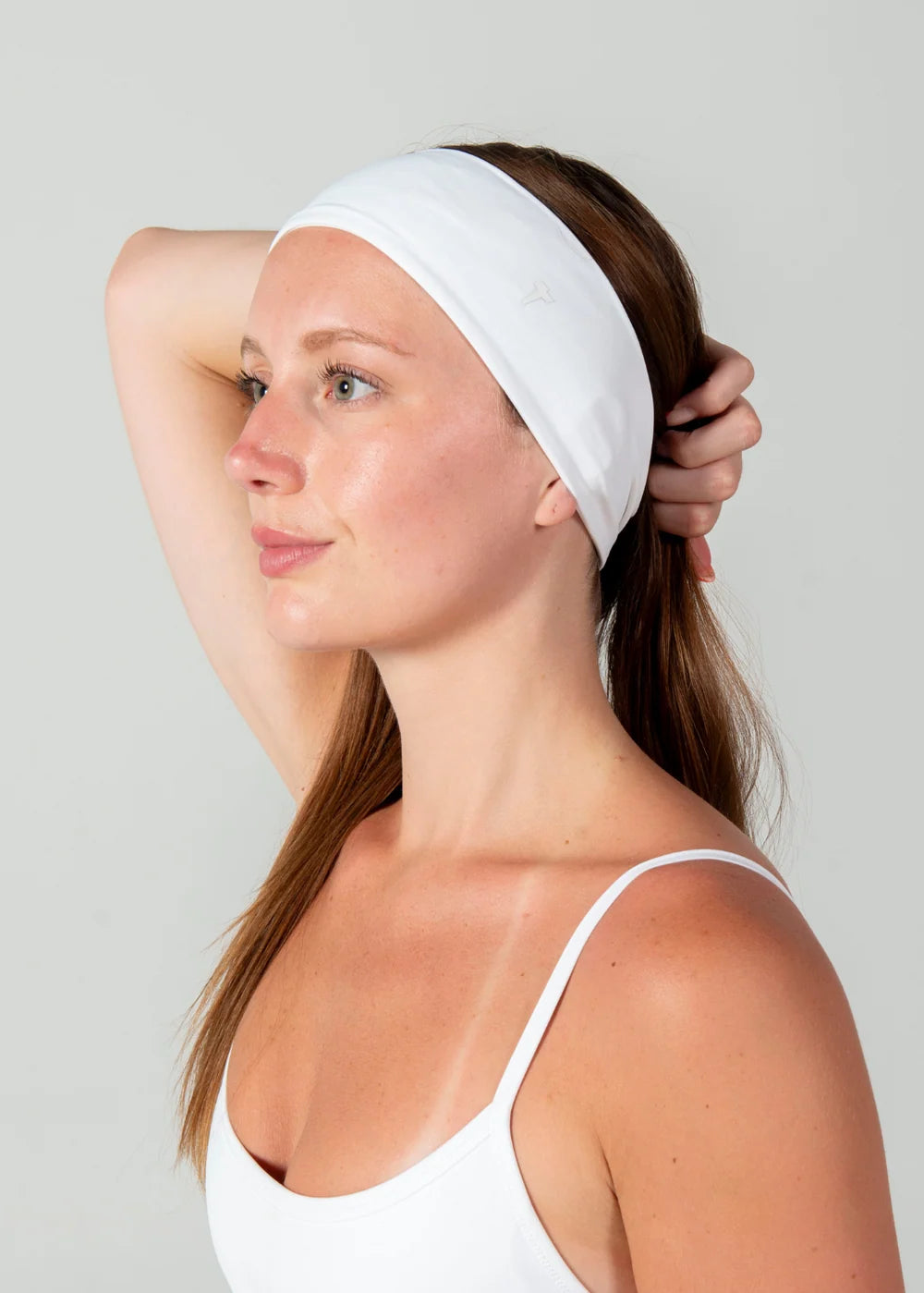 TURF ACTIVE Tame The Mane Headband (White)