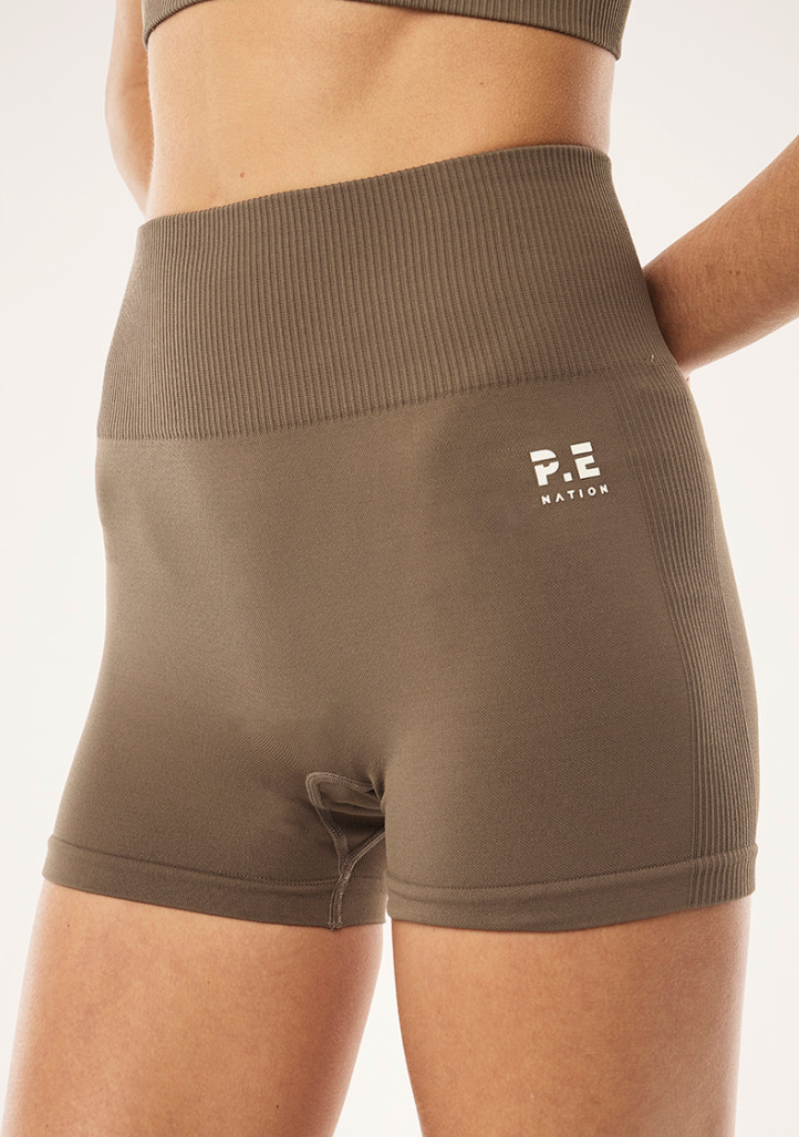 Restore Seamless 2.5" Bike Short