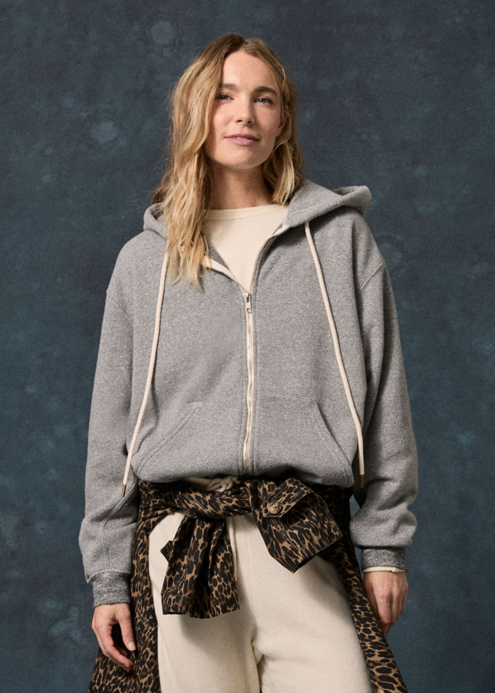 THE GREAT Fleece Campus Hoodie - Dark Heather Grey