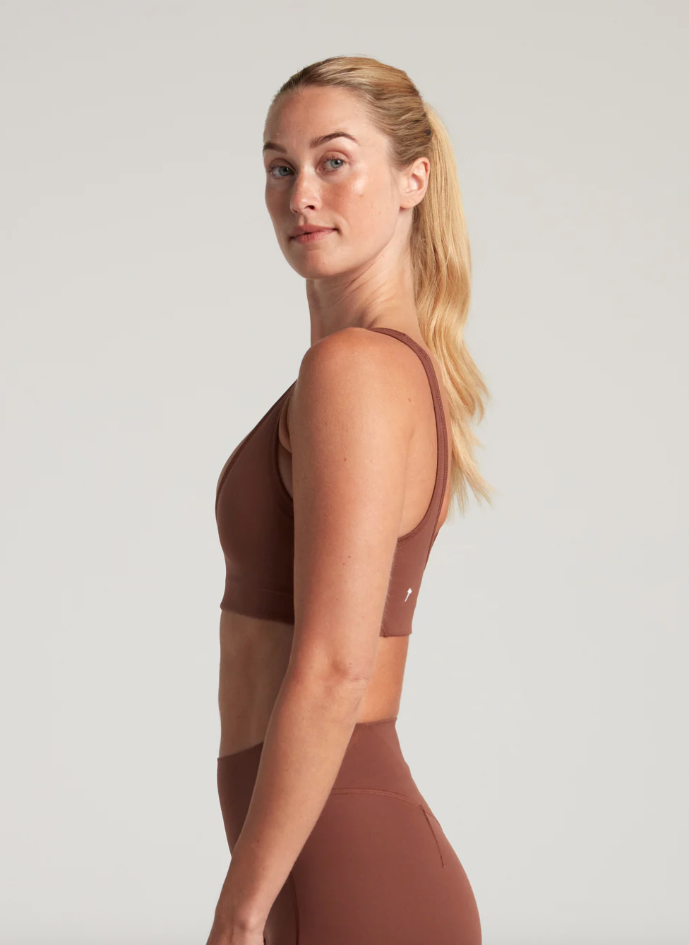 TURF ACTIVE Plunge Bra (Mink)