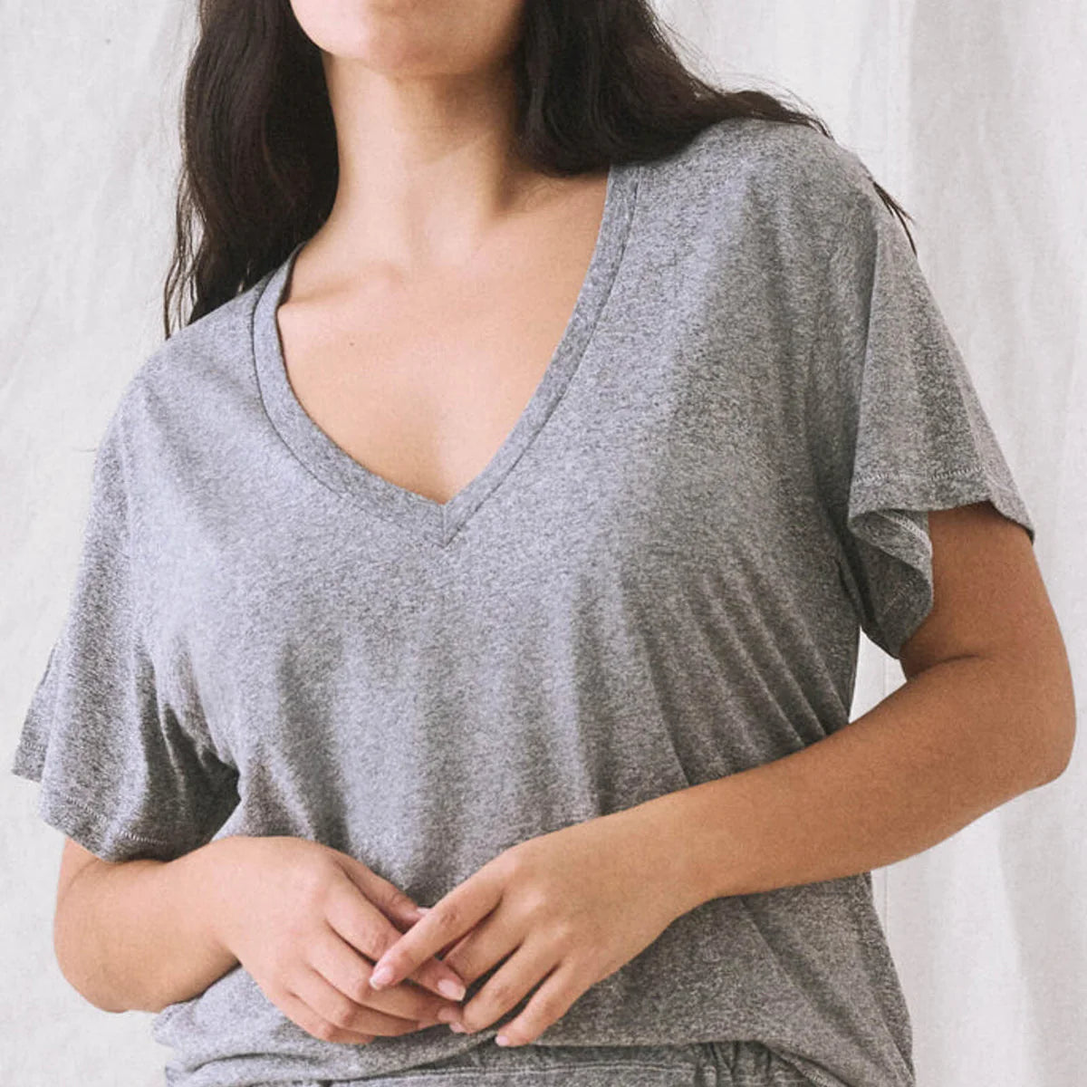 THE GREAT Slouchy V-Neck Tee - Heather Grey